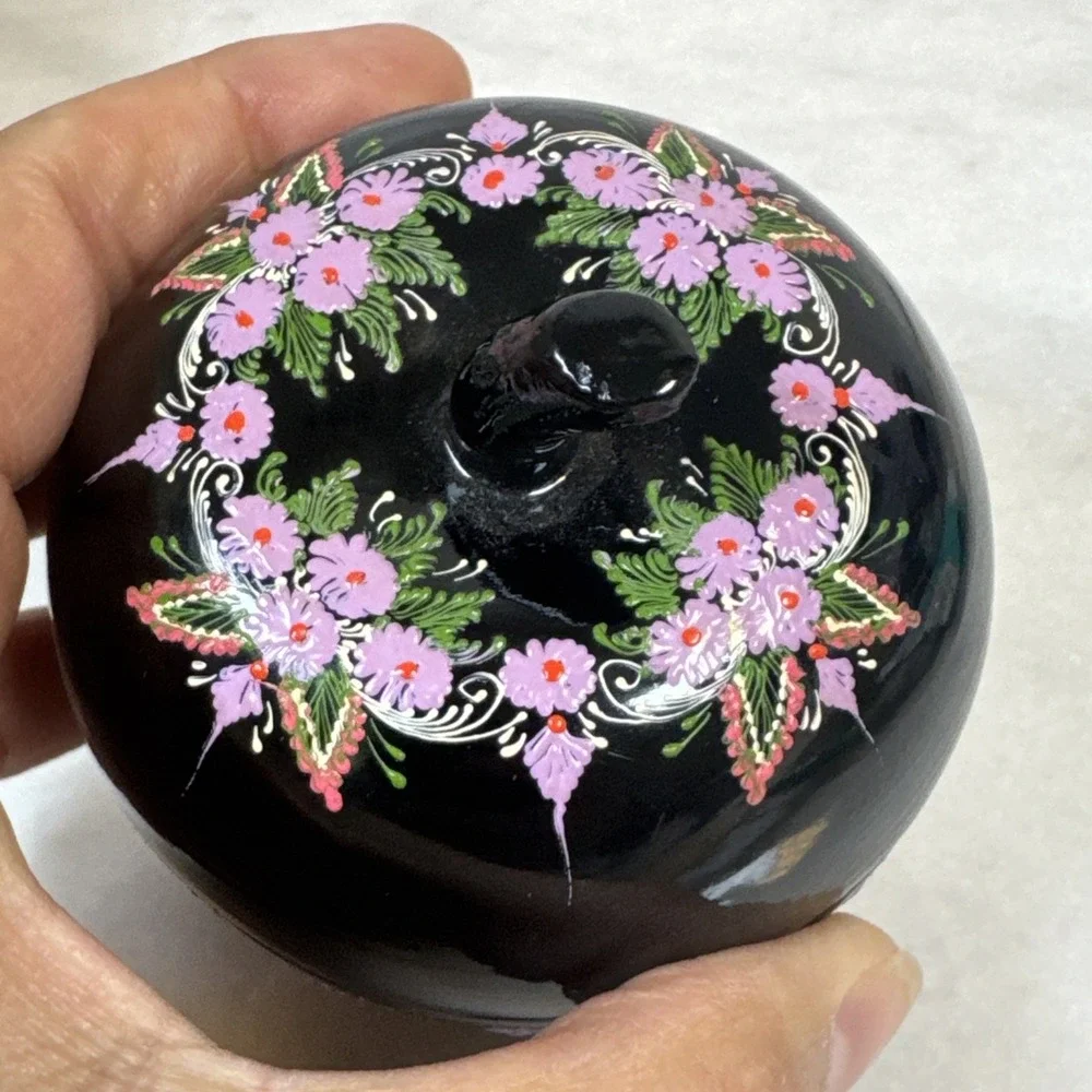 Vintage Laquered Teak Wood Trinket Jewellery Box Apple Decorative Taiwan